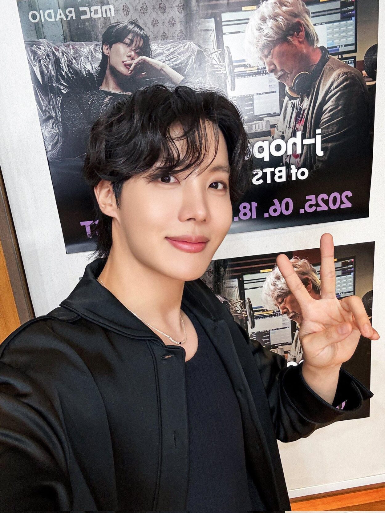 [BTS Official Twitter] Today’s Bangtan with Hobi @ Bae Chul-soo’s Music Camp - 180625