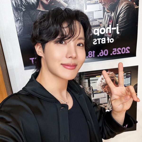[BTS Official Twitter] Today’s Bangtan with Hobi @ Bae Chul-soo’s Music Camp - 180625