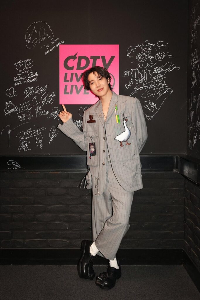 [BTS Official Twitter] Today’s Bangtan with Hobi @ CDTV- 300625
