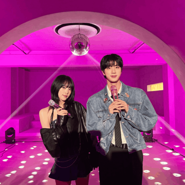 YENA Twitter with Jin - 180525