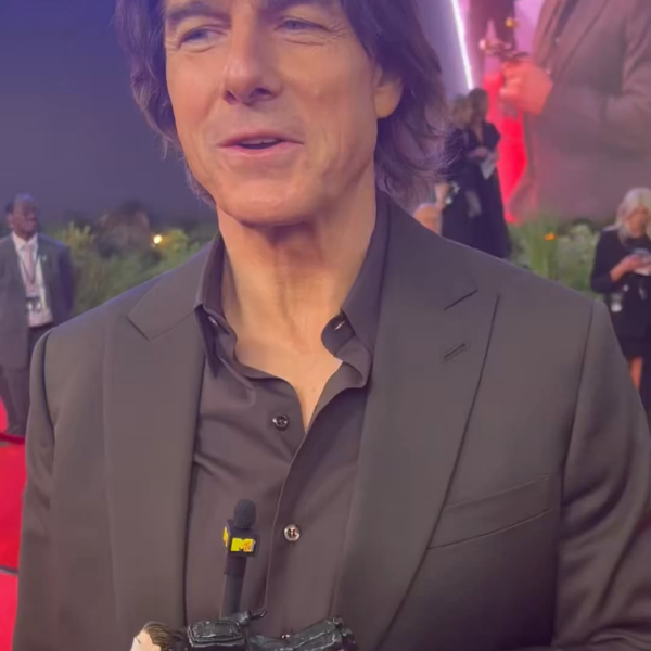 MTV UK Twitter with Tom Cruise (talking about Run Jin)  - 160525