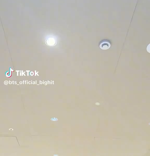 [BTS Official TikTok] Hobi with TWS Shinyu, Dohoon & Jihoon: ‘Killin’ It Girl’ Dance Challenge - 170625
