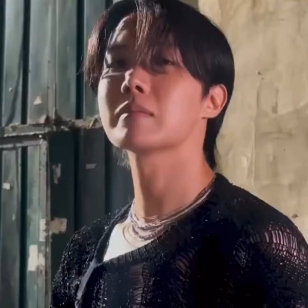 [BTS Official Twitter] From j-hope to ARMY. 'Killin’ It Girl’ out 6/12. - 300525