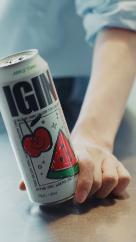 [IGIN Twitter] A sip of IGIN Apple Tonic on a languid day… By the way, don’t you think the can looks prettier because the hand holding it looks pretty? - 280525