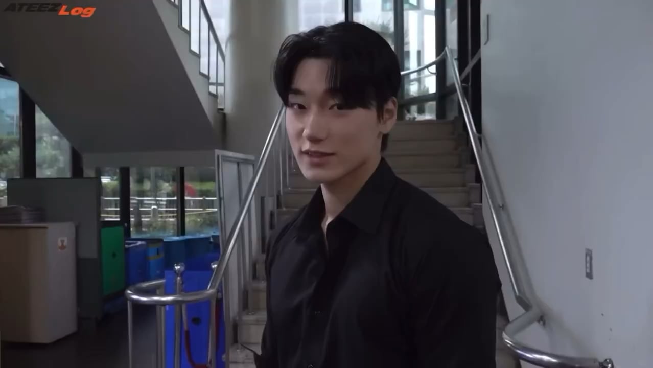 [ATEEZ YouTube] log_logbook#182 (Hobi appears) - 300625