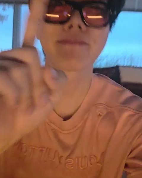 Hobi Weverse 260625