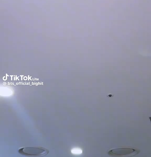 [BTS Official TikTok] Hobi with ILLIT Moka & Iroha - 'Killin' It Girl' Dance Challenge - 200625