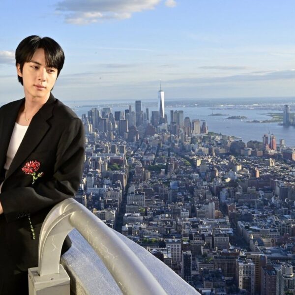 Empire State Building Twitter feat. Jin (2) - 210525