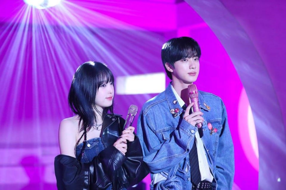 [Naver] Jin and Yena - 190525