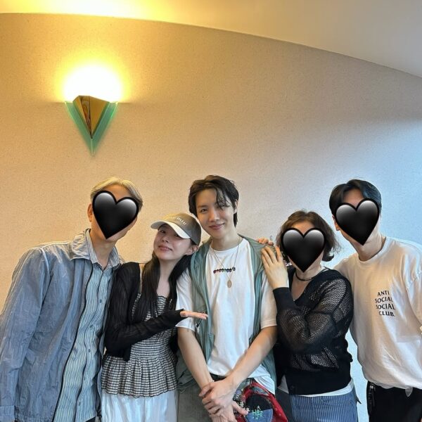 Jiwoo (Hobi's sister) IG Post with Hobi - 150625