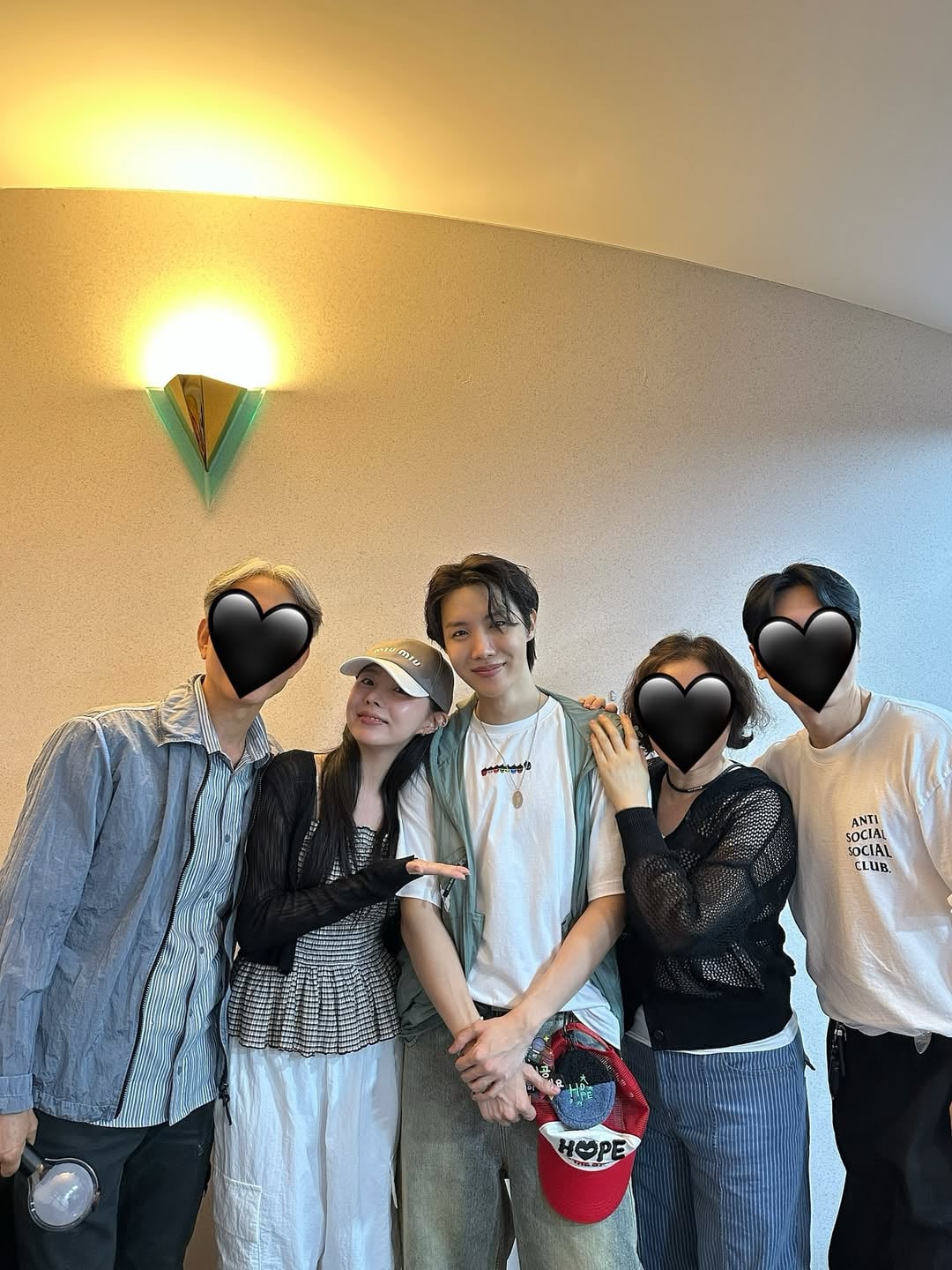 Jiwoo (Hobi's sister) IG Post with Hobi - 150625