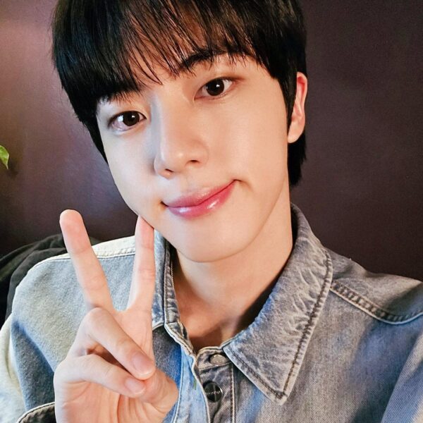 [BTS Official Twitter] Today's Jin @ 'Hi-Seokjin’ in New York - 230525