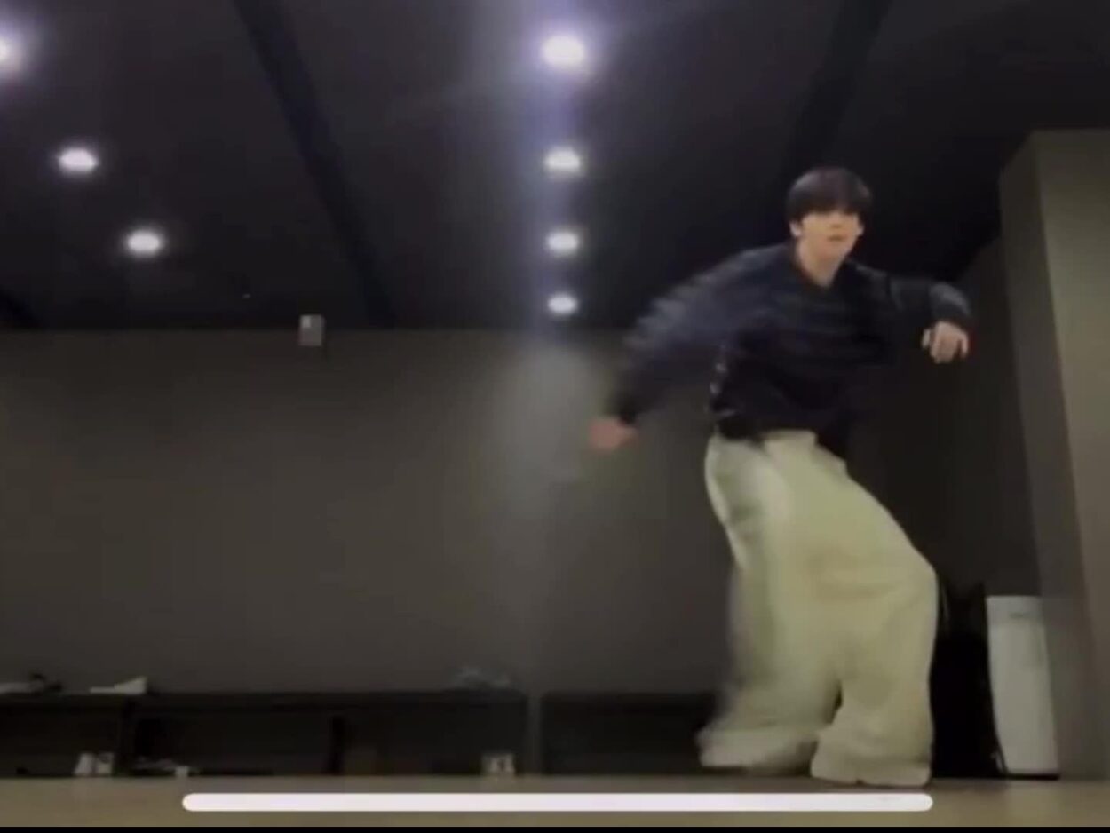 250613 ZB1 Han Yujin dancing to On, DNA, Save Me, and Congratulating BTS on Military Discharge on Live