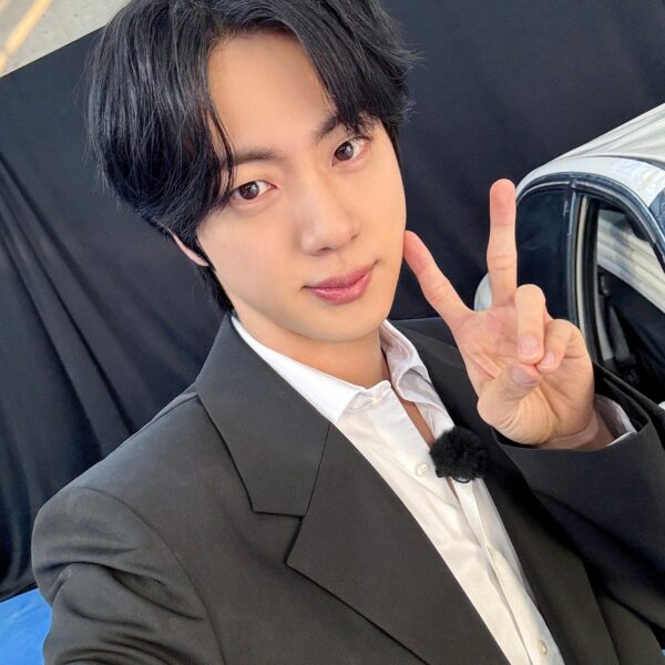 250506 BTS Official on Twitter: Today’s Bangtan with Jin @ Run Jin EP.33