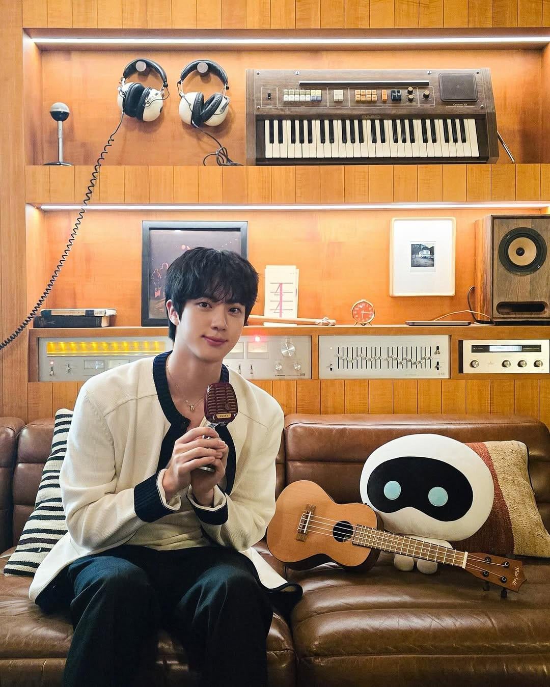 wootteo IG Post with Jin (2) 240525