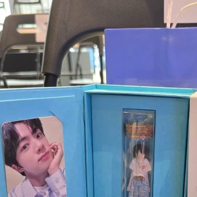 Gifts from Jin’s “Don’t Say You Love Me” Event at Seongsu.