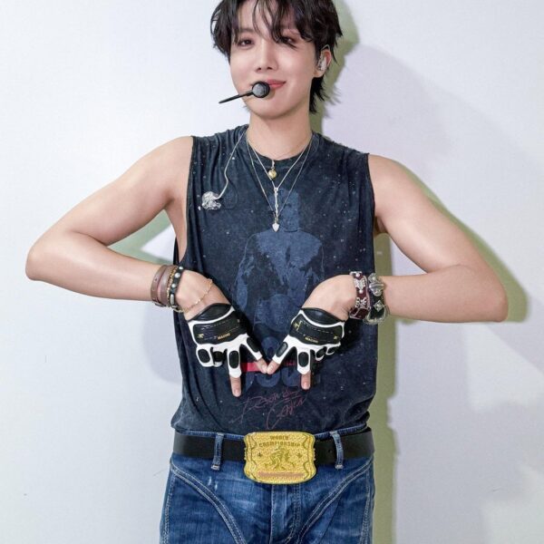 [BTS Official Twitter] Today’s Bangtan with Hobi @ Show! Music Core - 210625