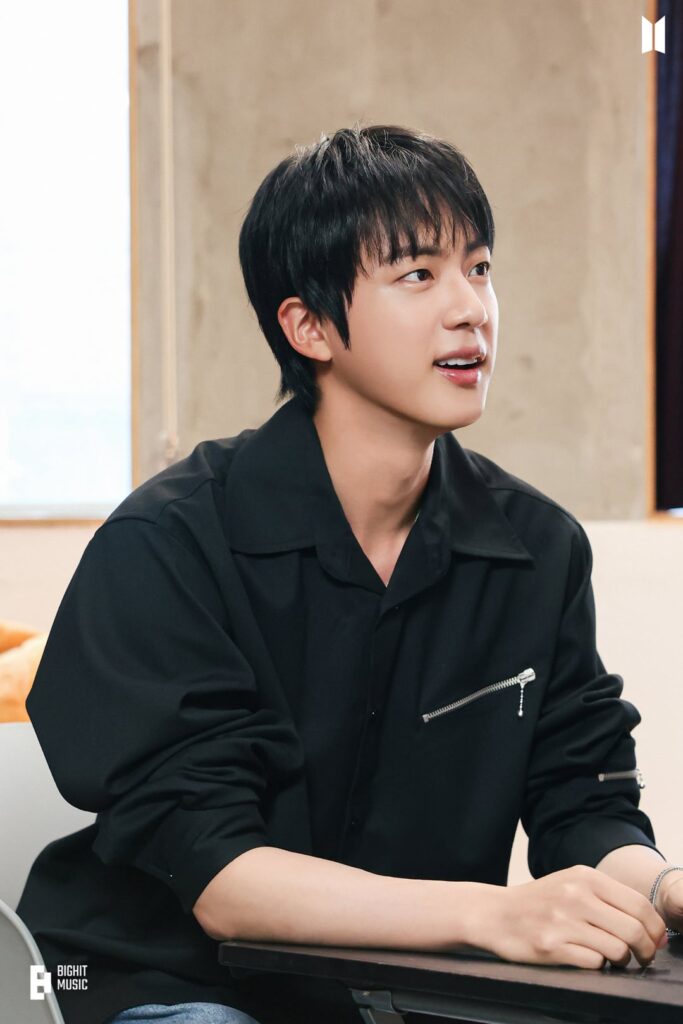 Jin 'Run Jin' Photo Sketch II (1) - 280525
