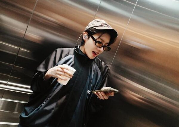 [hope_to IG Broadcast Channel] Pictures of Hobi - 160525