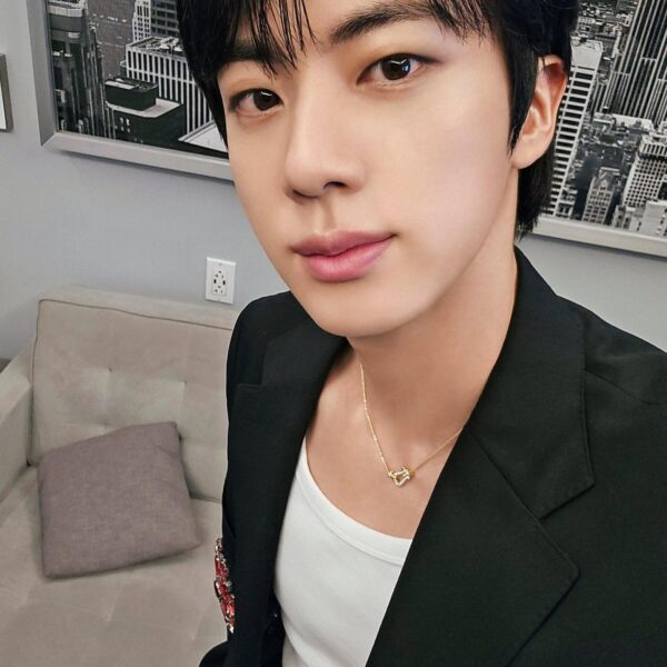 [BTS Official Twitter] Today’s Bangtan with Jin @ iHeart x Empire State Building Lighting Ceremony & Performance - 240625