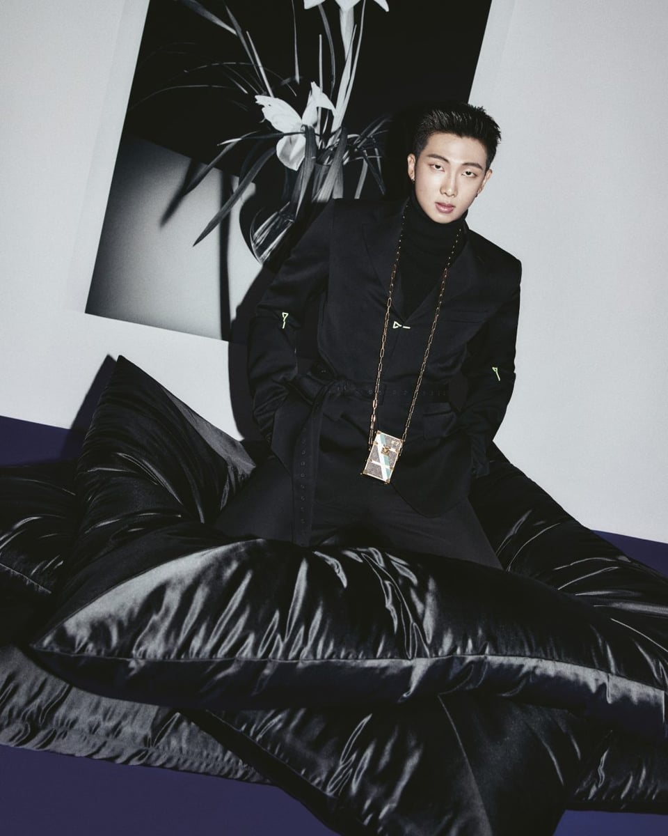 Give me namjoon pics