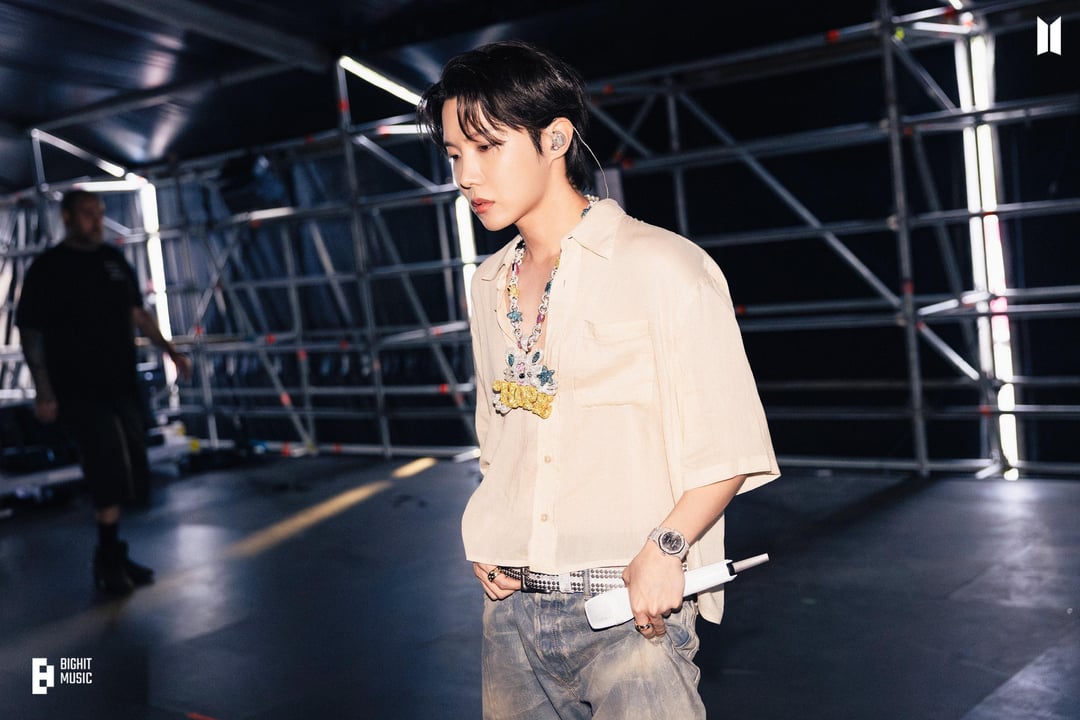[Weverse] j-hope ‘Lollapalooza Berlin 2025’ Photo Sketch - 250725