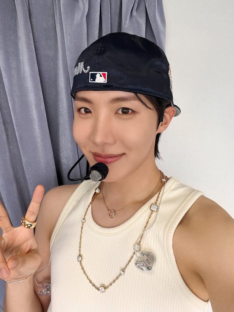 [BTS Official Twitter] Today’s Bangtan with Hobi @ NTV THE MUSIC DAY - 050725