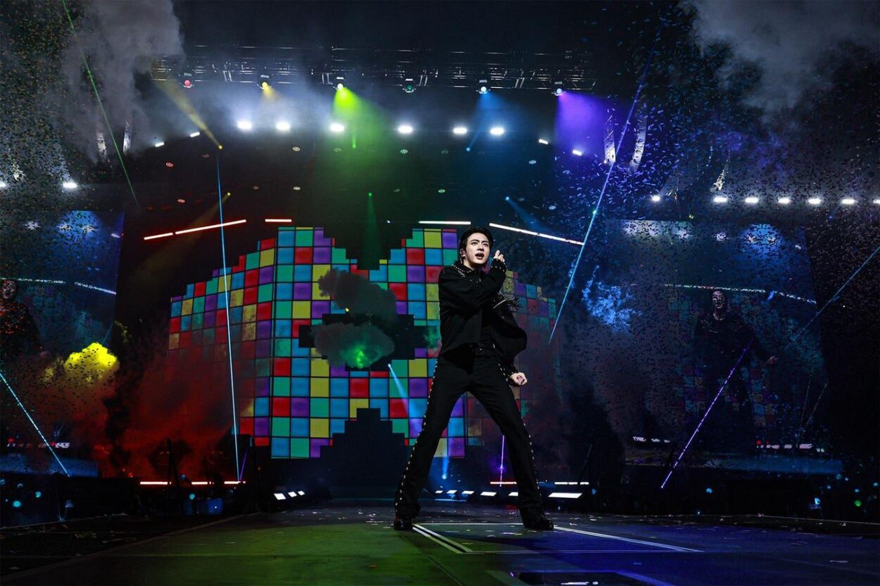 250719 Forbes: Review: Jin’s ‘RUNSEOKJIN_EP. TOUR’ Brings Silliness And Sincerity To Anaheim