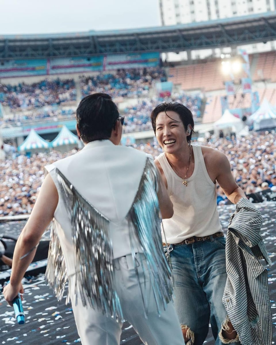 PSY IG Post with Hobi 060725