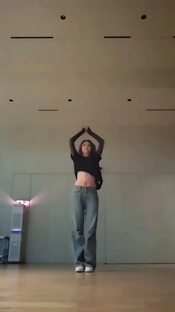 [LE SSERAFIM] Huh Yunjin - Killin’ It Girl (Dance Challenge)