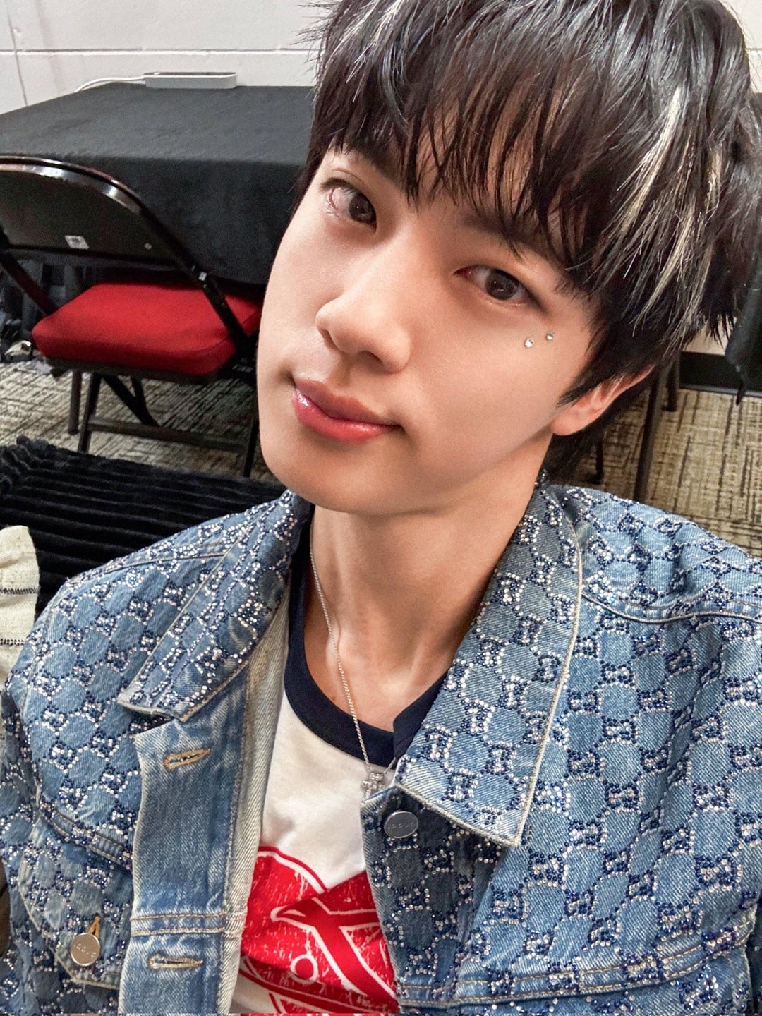 [BTS Official Twitter] Today’s Bangtan with Jin @ RUNSEOKJIN_EP.TOUR - Newark Day 1 - 310725