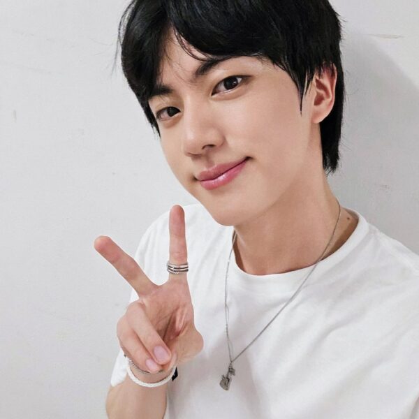 [BTS Official Twitter] Today’s Bangtan with Jin @ RUNSEOKJIN_EP.TOUR - Chiba Day 1 - 050725