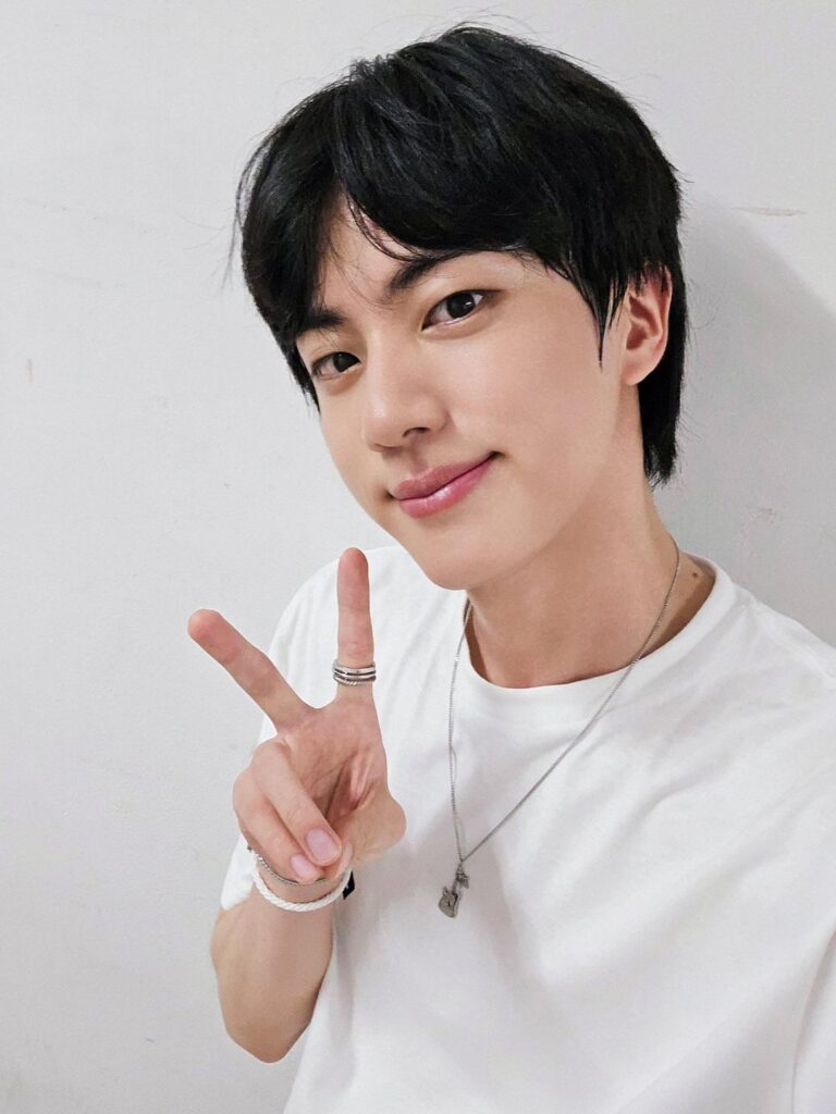 [BTS Official Twitter] Today’s Bangtan with Jin @ RUNSEOKJIN_EP.TOUR - Chiba Day 1 - 050725