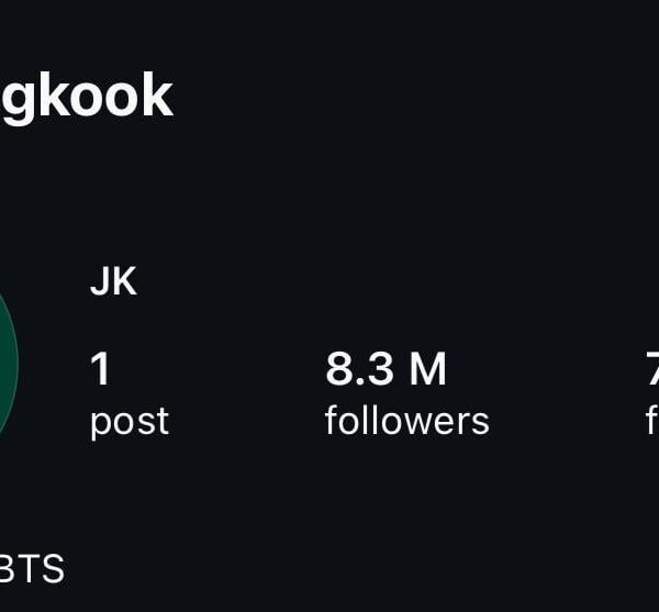 Jungkook has updated his IG profile pic and description on his new account - 190725
