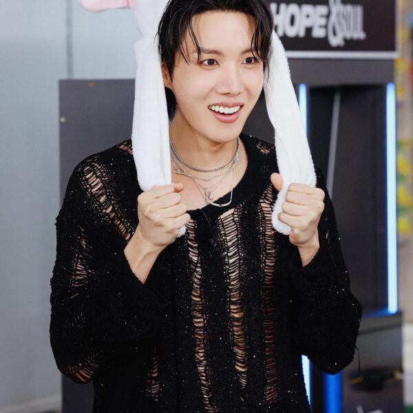 hope_to IG Broadcast Channel feat. Hobi - 110725