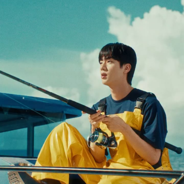 [Dongwon Tuna IG Post] How can tuna swim non-stop in the ocean for their entire lifetime? BTS Jin is catching tuna with his fishing rod and revealing the secret - 010825