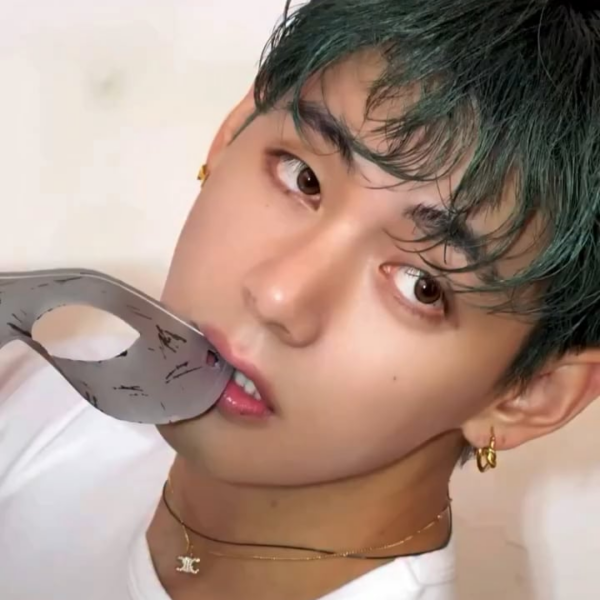 W Korea IG Post feat. Taehyung 140825