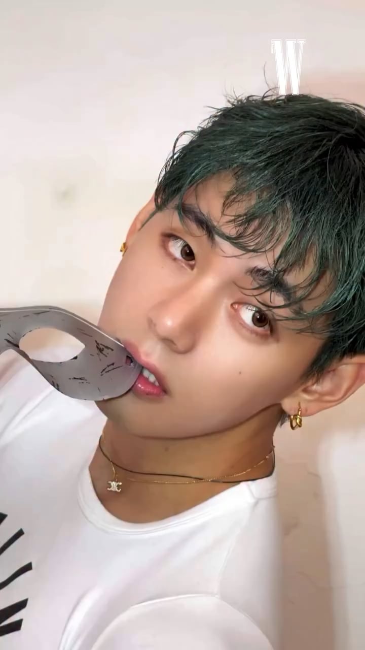 W Korea IG Post feat. Taehyung 140825