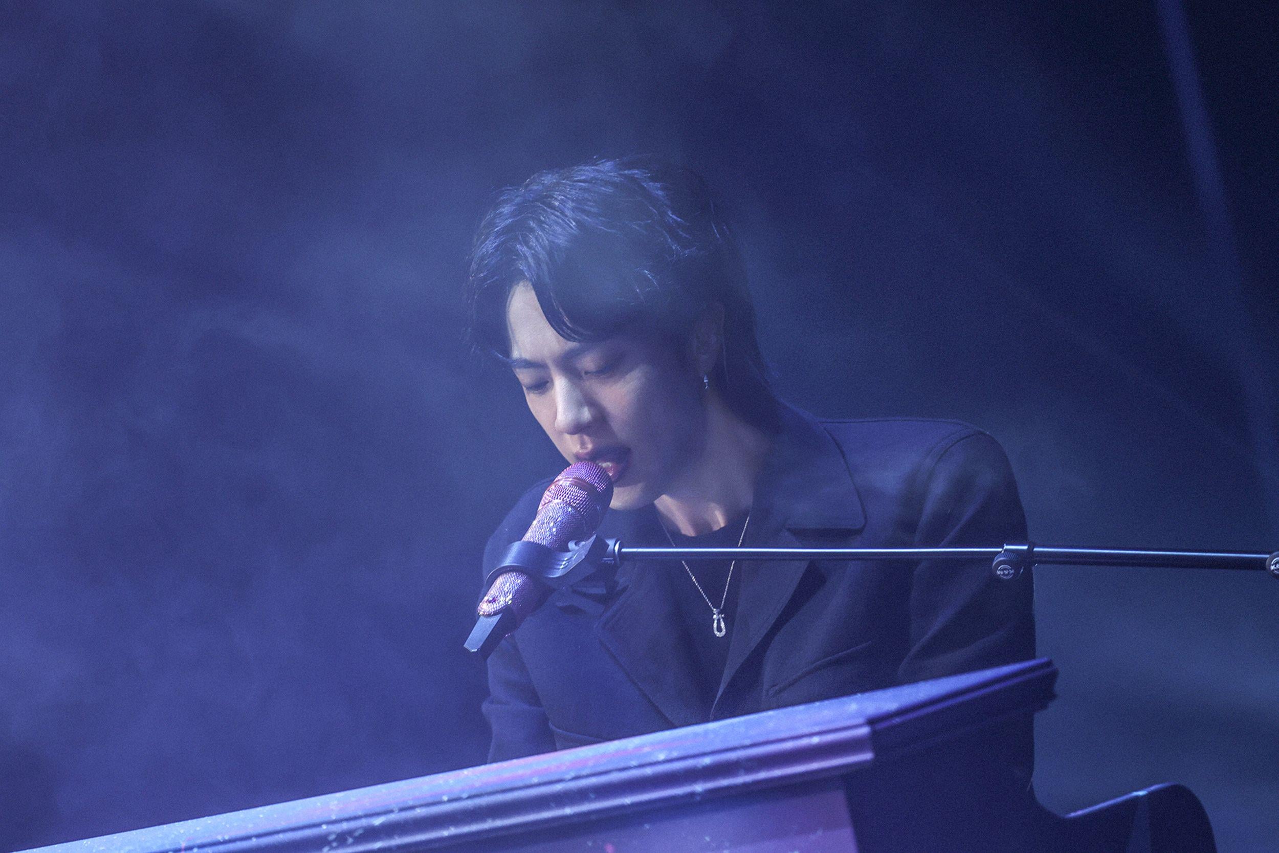 [Paris Match] BTS's Jin in London: The Sound of Music - 060825