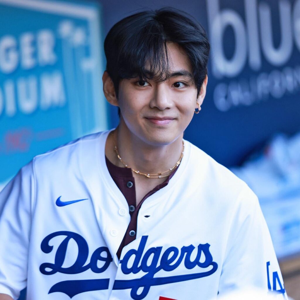 MLB Twitter feat. Taehyung (2) - 260825