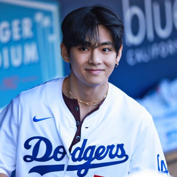 MLB Twitter feat. Taehyung (2) - 260825