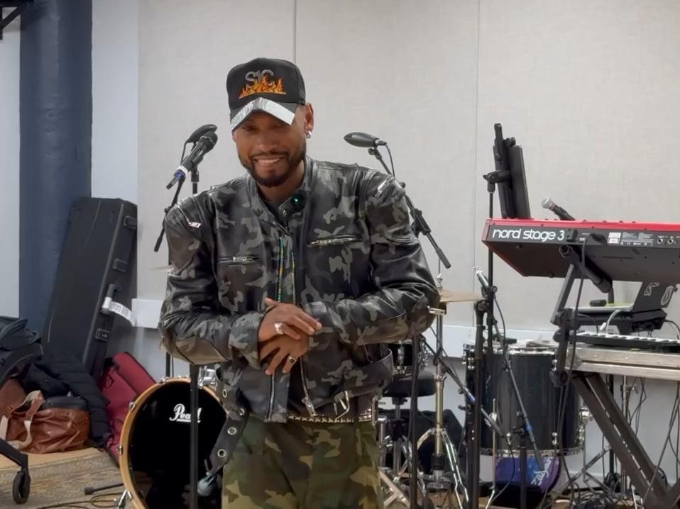 250827 Miguel on Instagram with j-hope