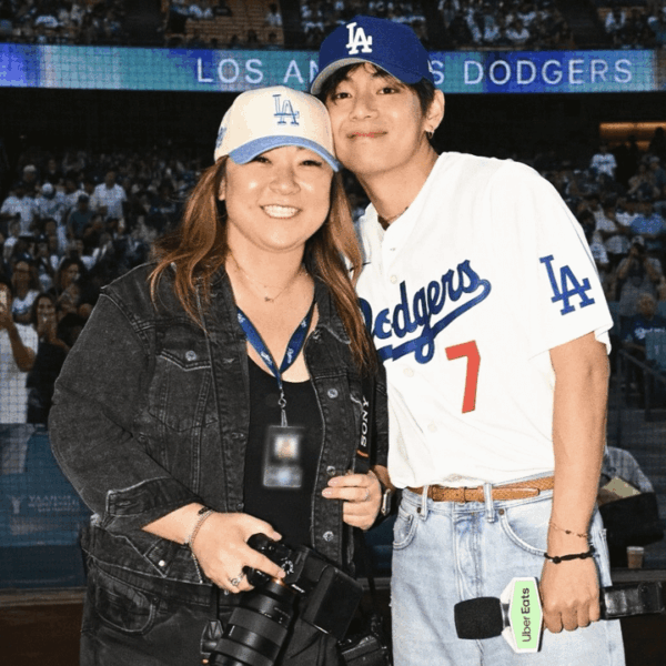 250829 Sue Jo (Senior Director for Social Media for the Dodgers) on Twitter with V