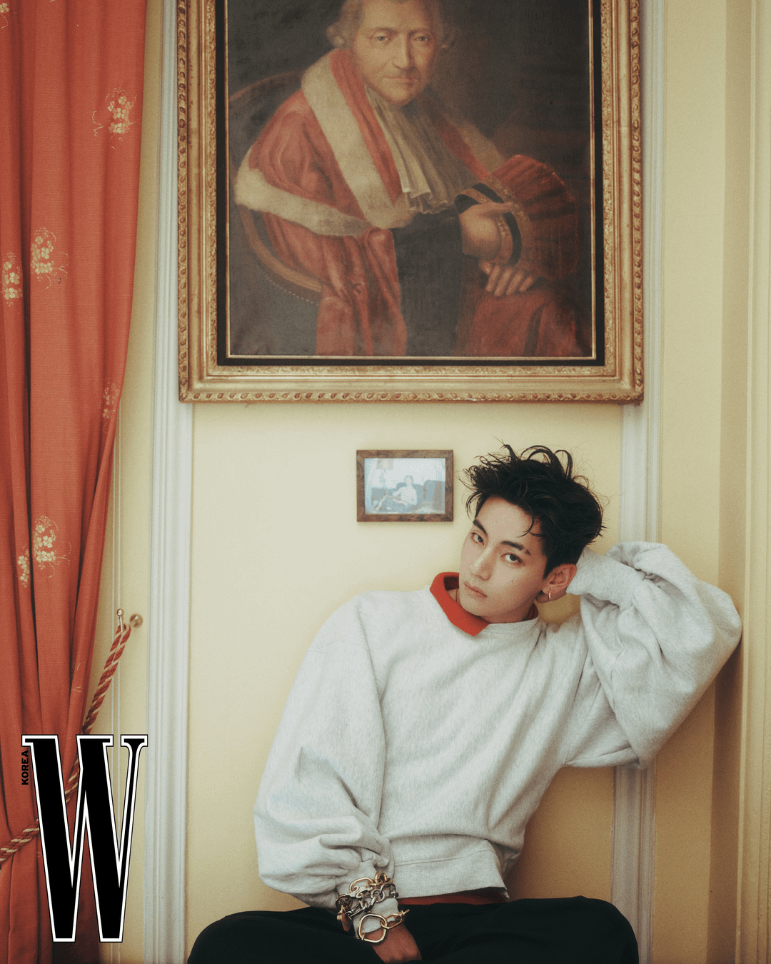 250910 Celine on Twitter: CELINE EDITORIALS ​V wearing CELINE for W Korea Volume 9. ​