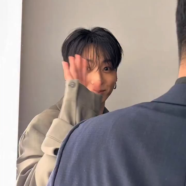DAZED Korea IG Post feat. Jungkook at Calvin Klein SS26 fashion show - 130925