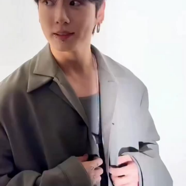 Mint Magazine Thailand IG Post feat. Jungkook at Calvin Klein SS26 fashion show - 130925