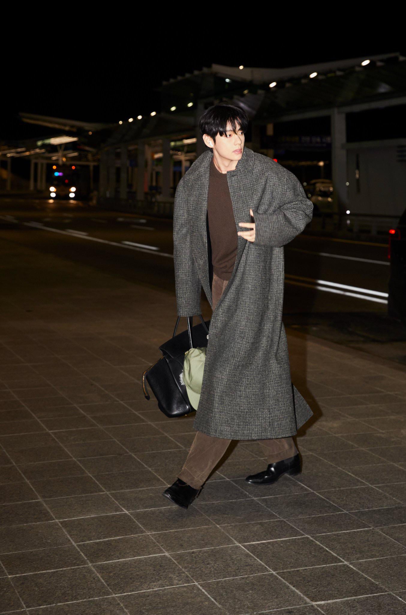 251028 Celine on Twitter feat. V