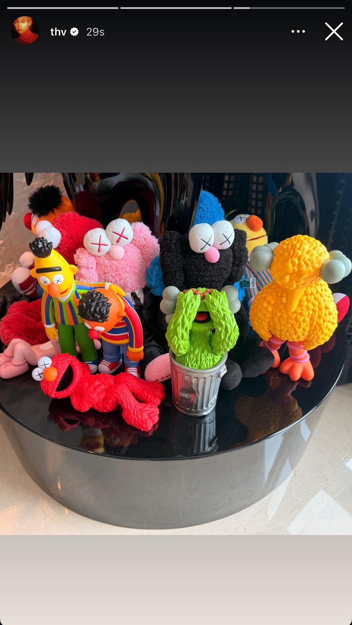 251014 V on Instagram