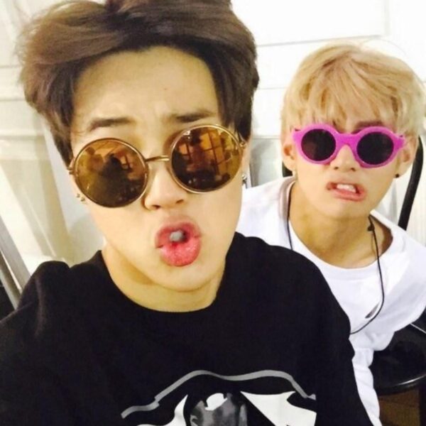 Taehyung IG Story (2) with Jimin 131025