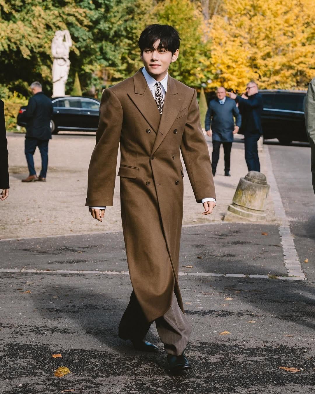 Vogue France IG Post feat. Taehyung at the Celine Summer 2026 show - 051025